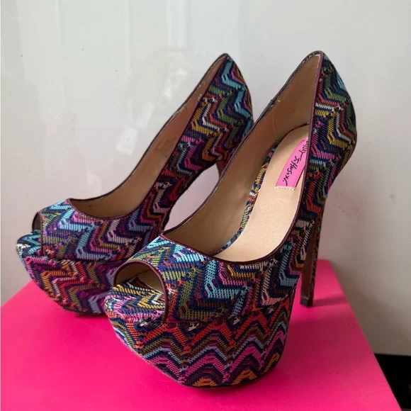 Betsey Johnson Colorful Zigzag Platform Heels NEW - Picture 5 of 11